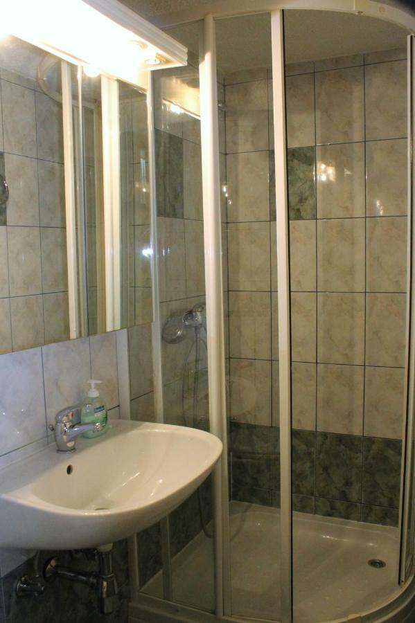Rooms Jurca โพสโตยนา ภายนอก รูปภาพ