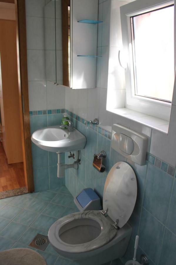 Rooms Jurca โพสโตยนา ภายนอก รูปภาพ